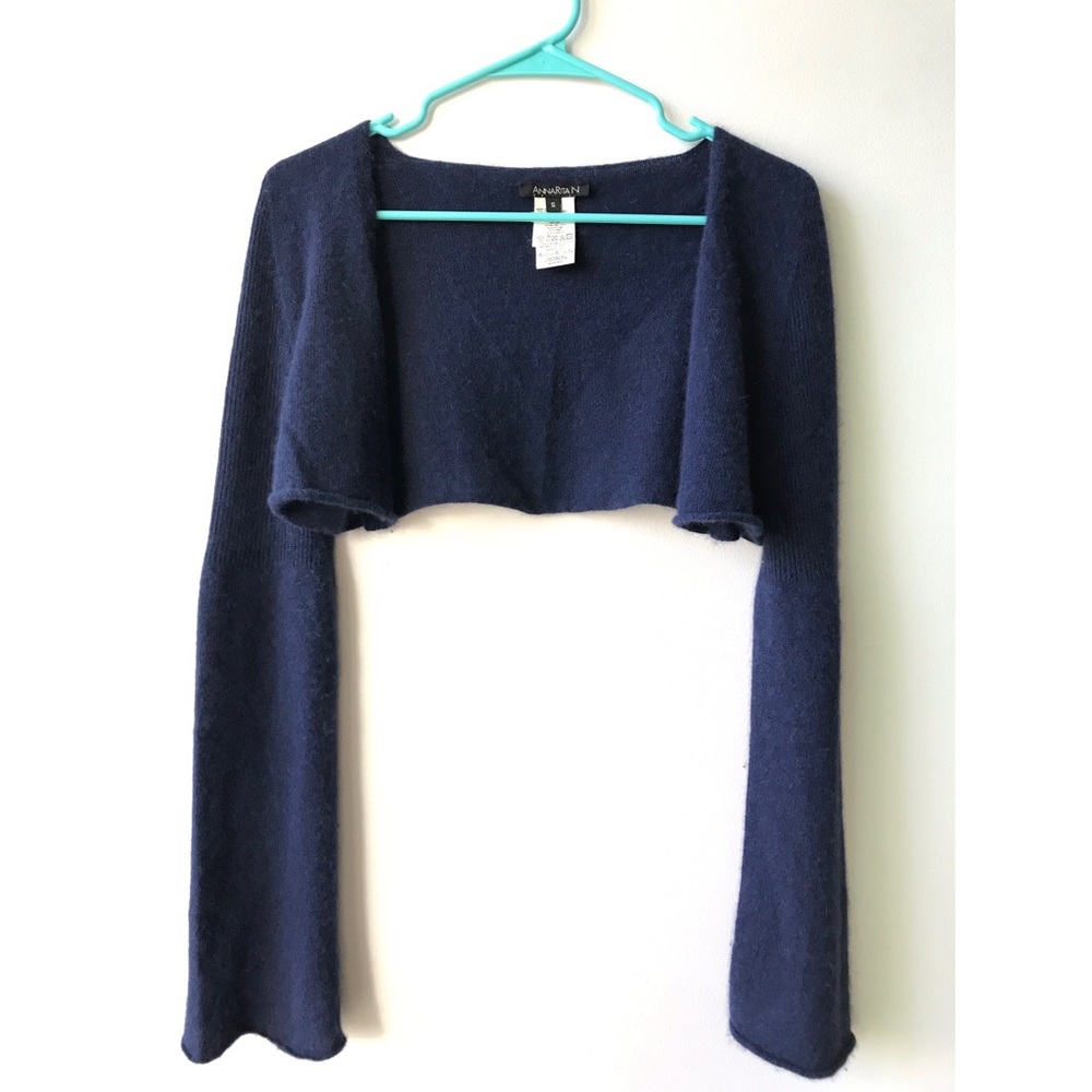 Warm cropped top! 💙